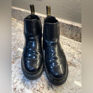 Doc Martens 2976 Smooth Leather Platform Chelsea Boots